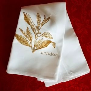 Set of 2 London Leaf Towels